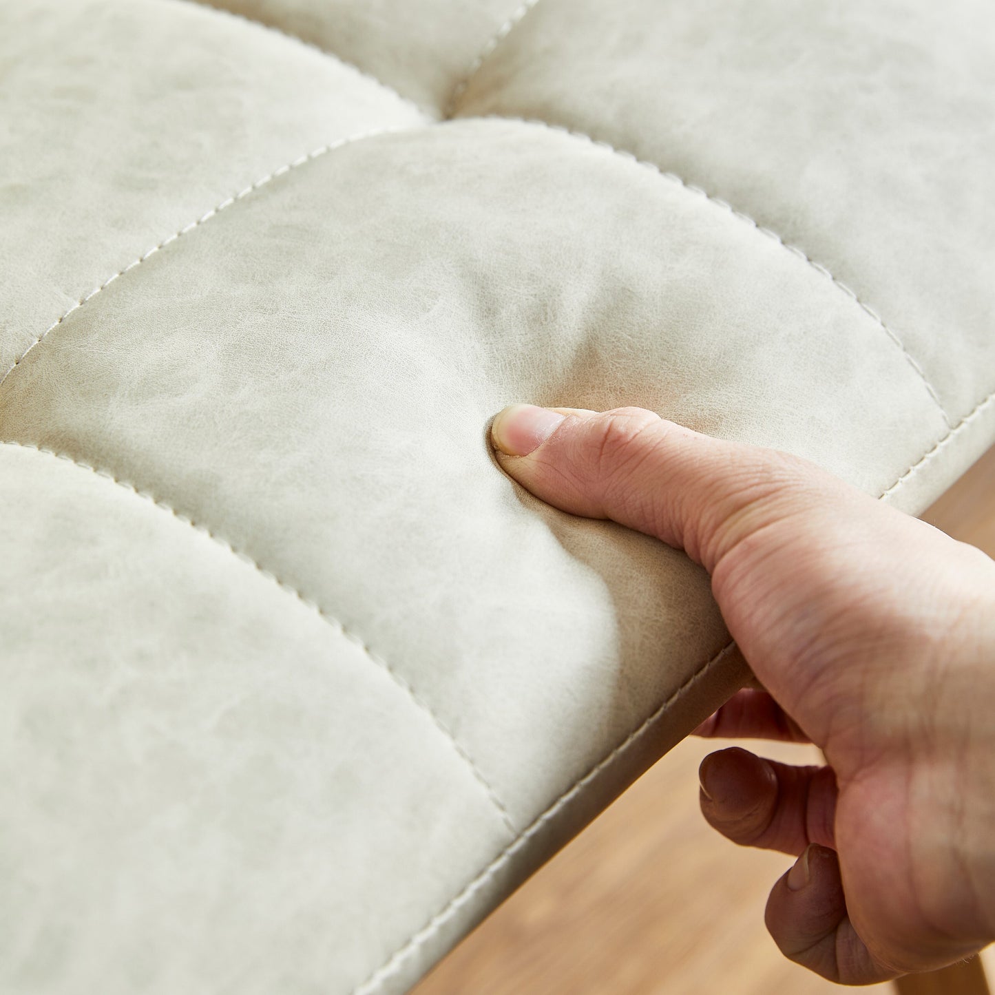 Heeter 4 - Person Dining Set